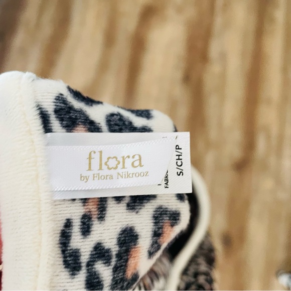 Flora by Flora Nikrooz Leopard Velour Pajama PJ Top - Picture 6 of 7